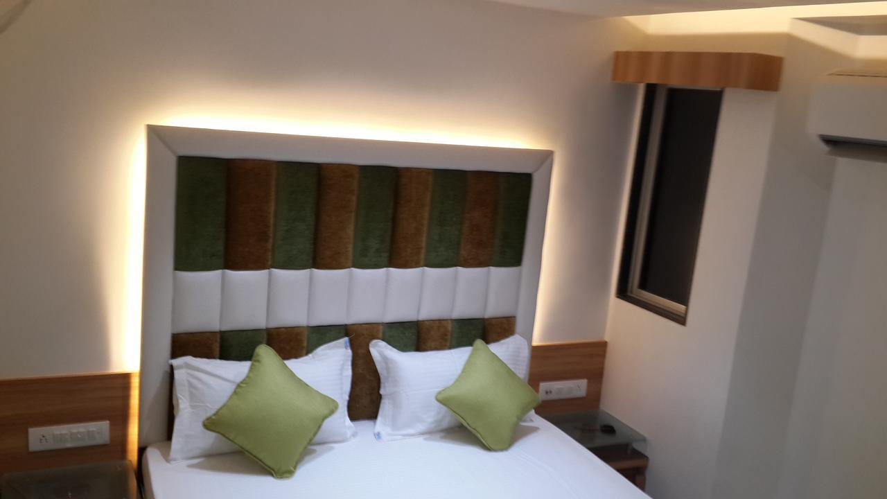 Hotel Zenith スーラト エクステリア 写真